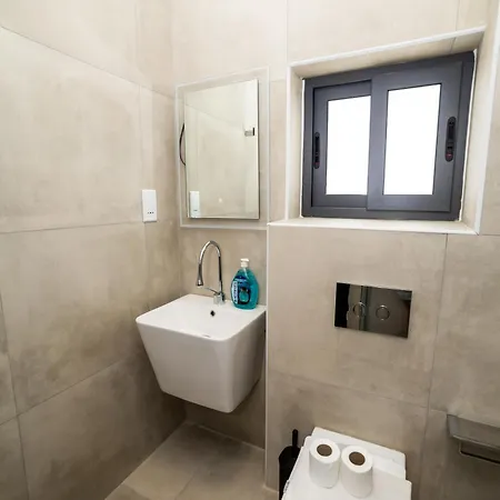 Affordable - By Hostmt *